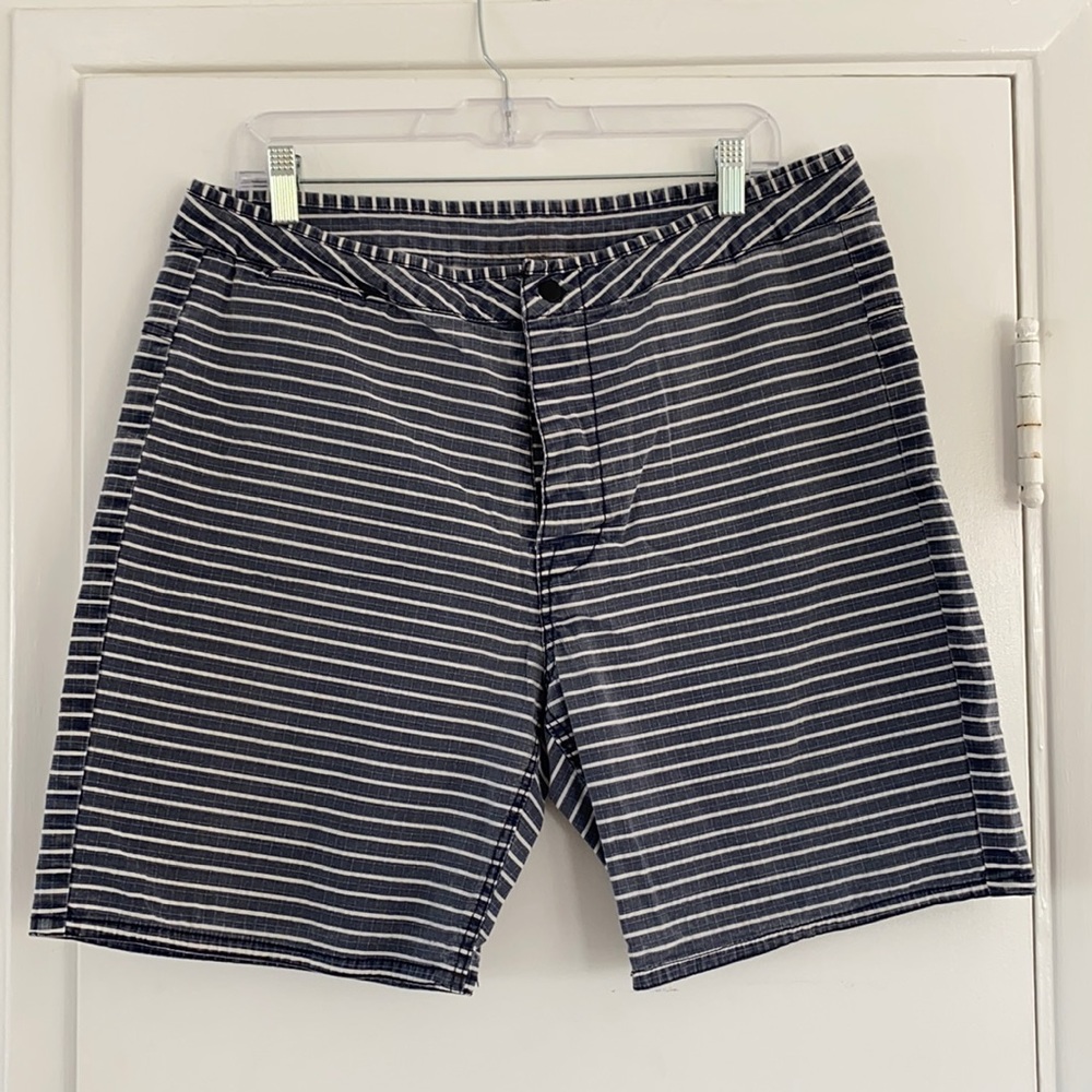 Commune Men’s Striped Shorts
